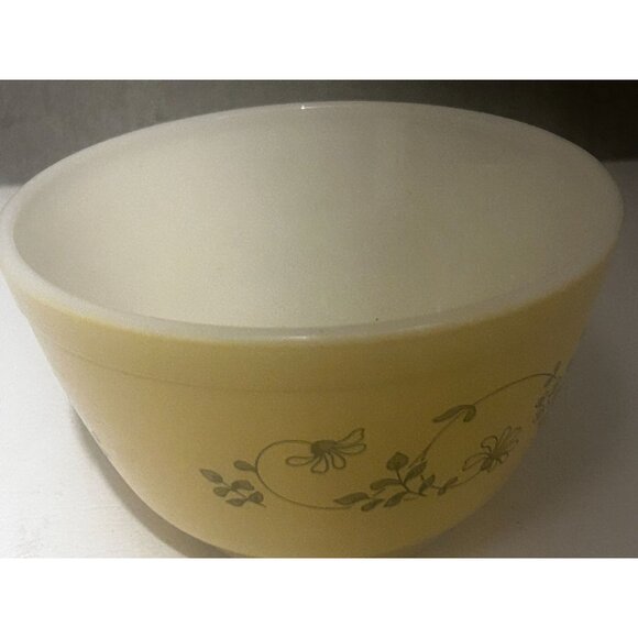 Vintage Pyrex Shenandoah Yellow Green Daisy Flowers #401 Mixing Bowl - Picture 2 of 6